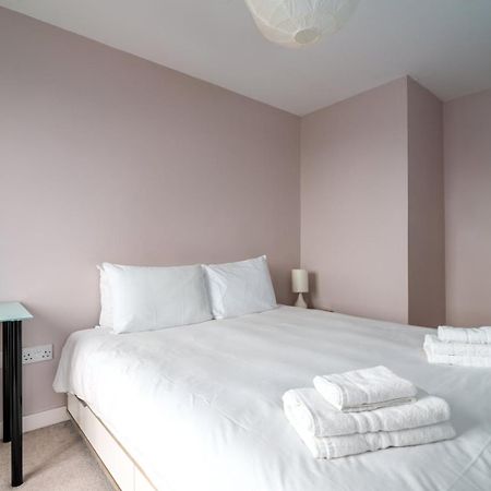 런던 Guestready - 1 Bed Apt With City Views, Vauxhall 아파트 외부 사진