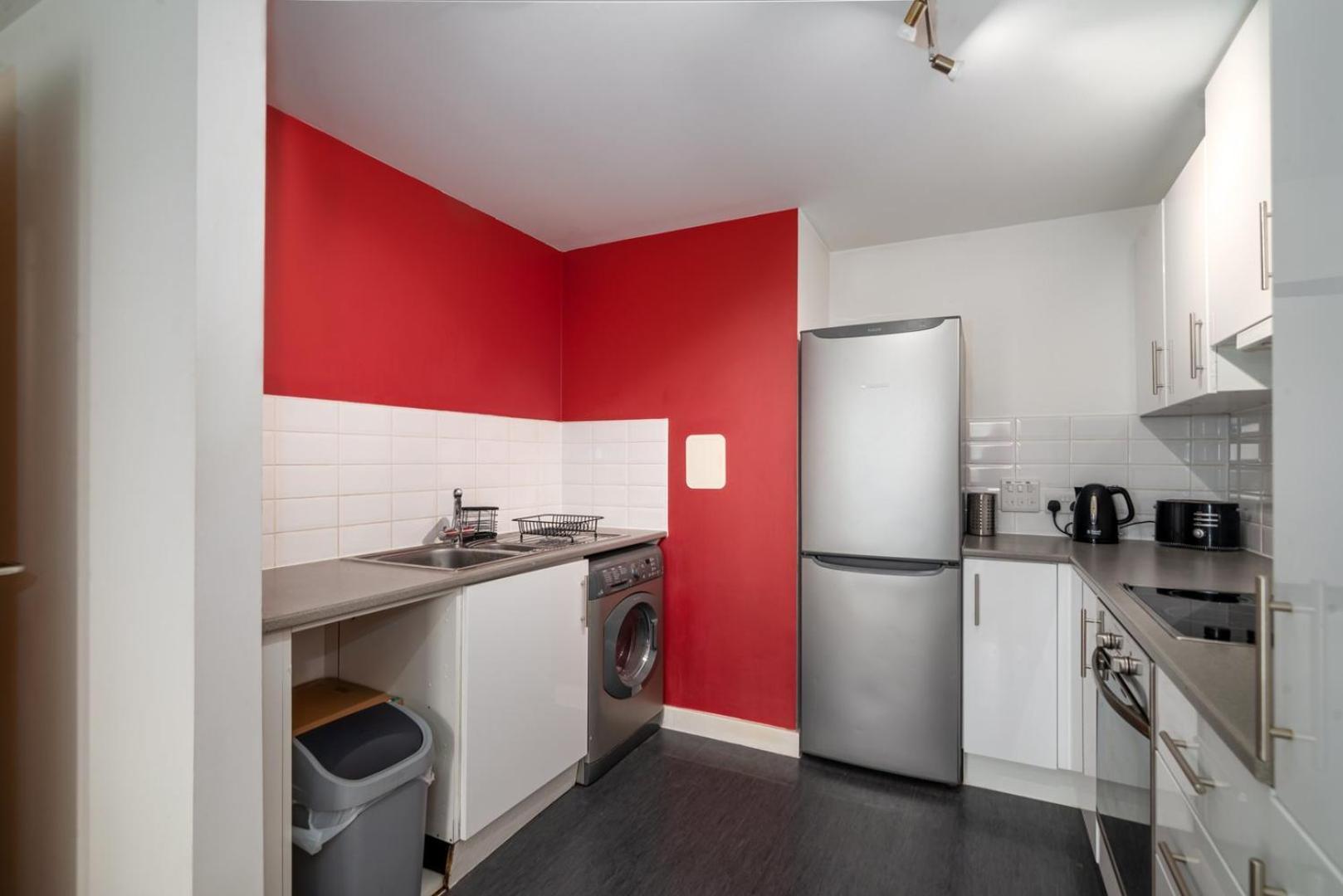 런던 Guestready - 1 Bed Apt With City Views, Vauxhall 아파트 외부 사진